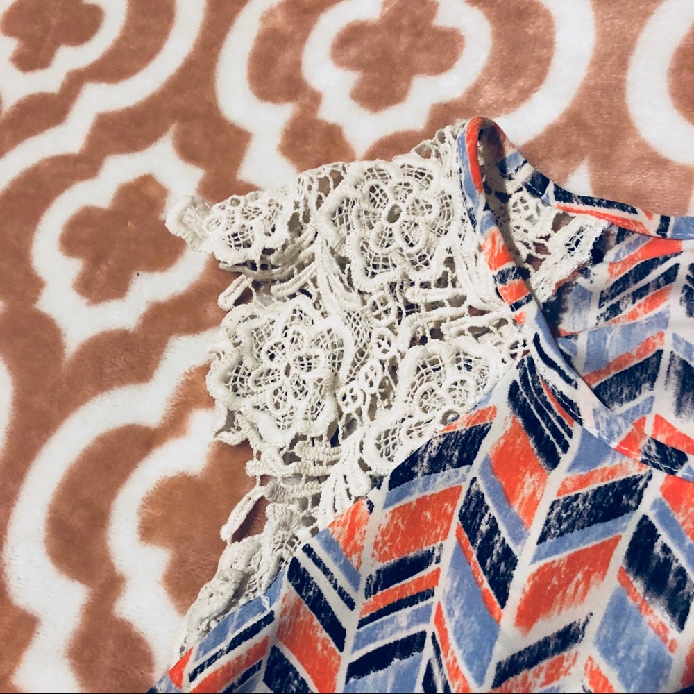 Pretty, Chevron Top